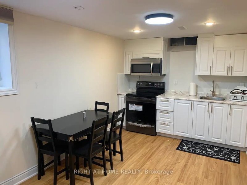 5 Creekwood Dr, Brampton, L7A 1G6 | Image 3