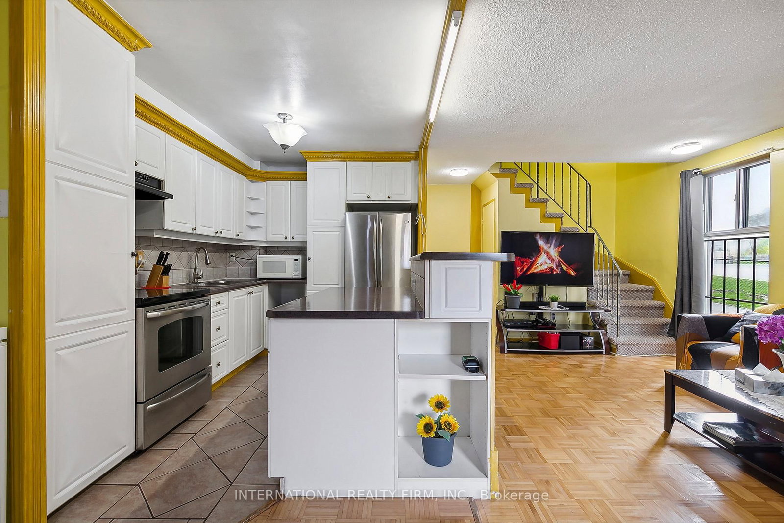 Listing Image 7