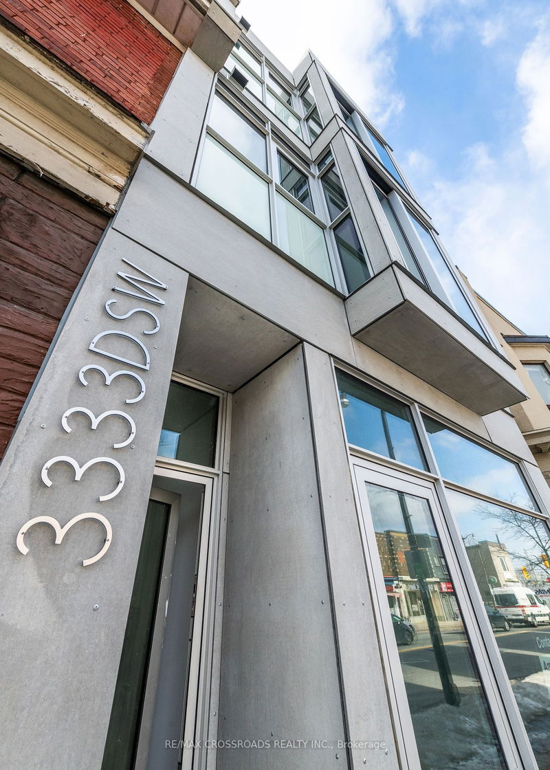 home for lease on 3A-3333 Dundas Street W