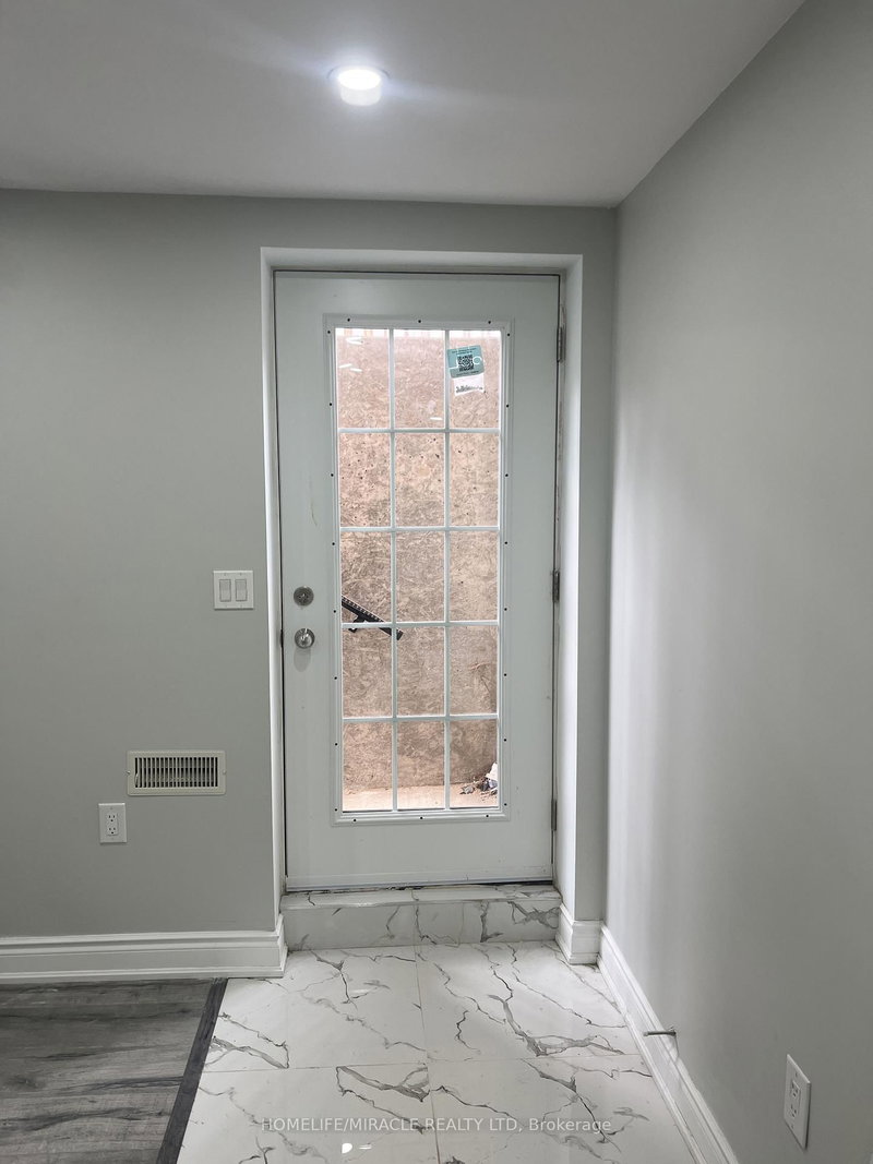 870 Mcewan Dr, Milton, L9T 6P5 | Image 2