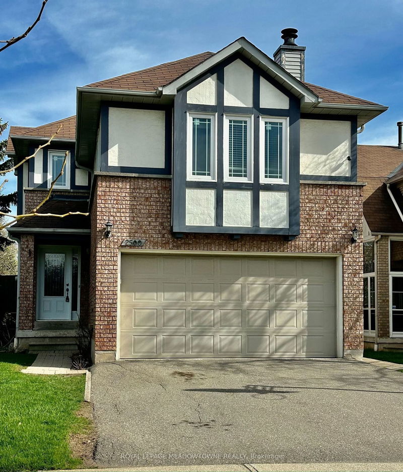home for lease on 2500 Strathmore Crescent