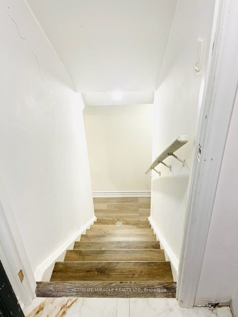 7 Aldenham Street
