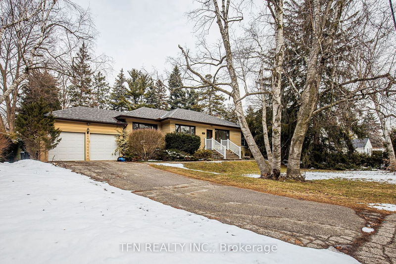 home for lease on 215 Briarhill Drive