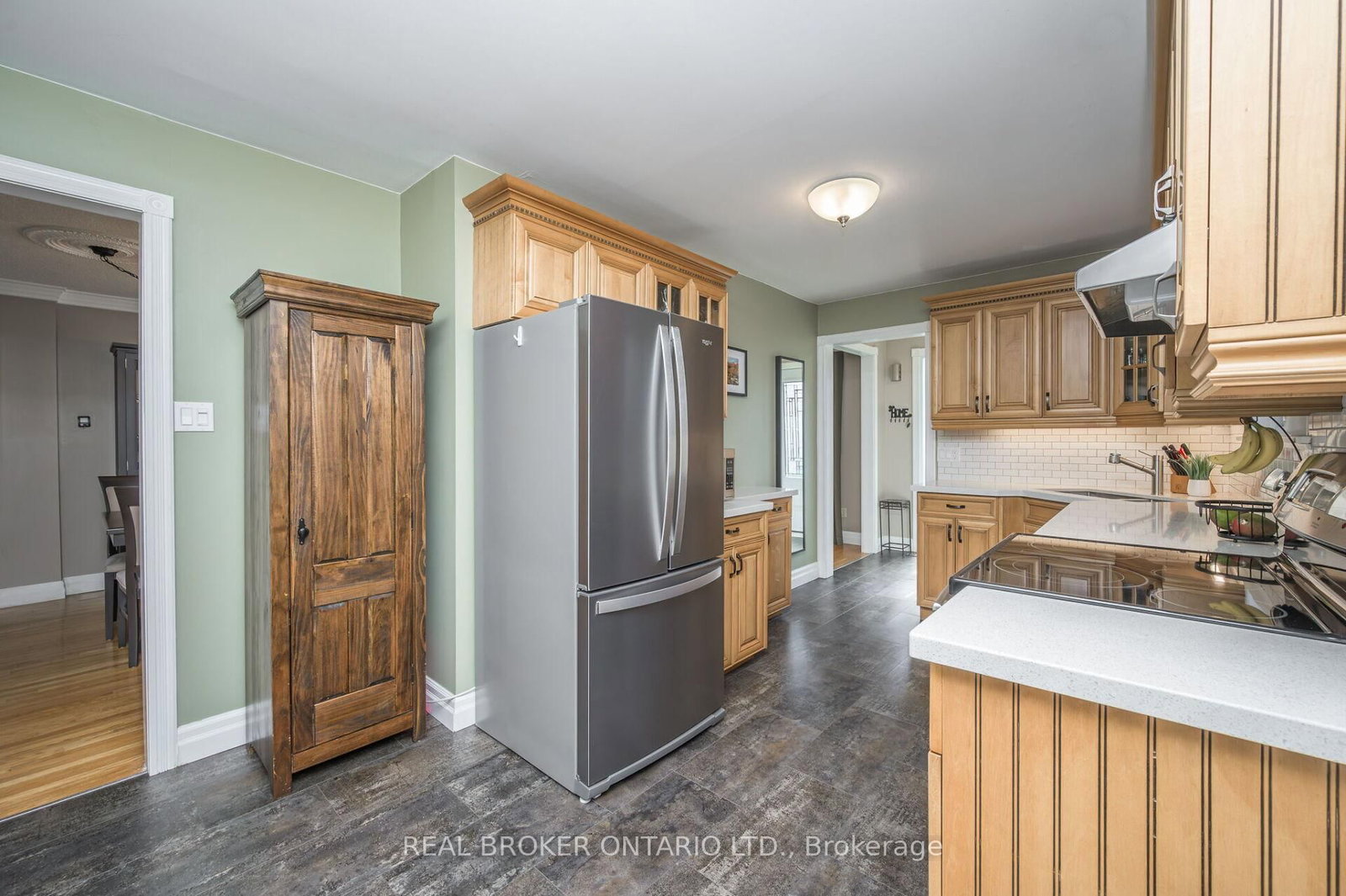 Listing Image 16
