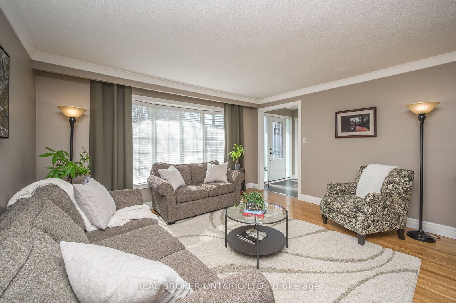 Listing Image 8