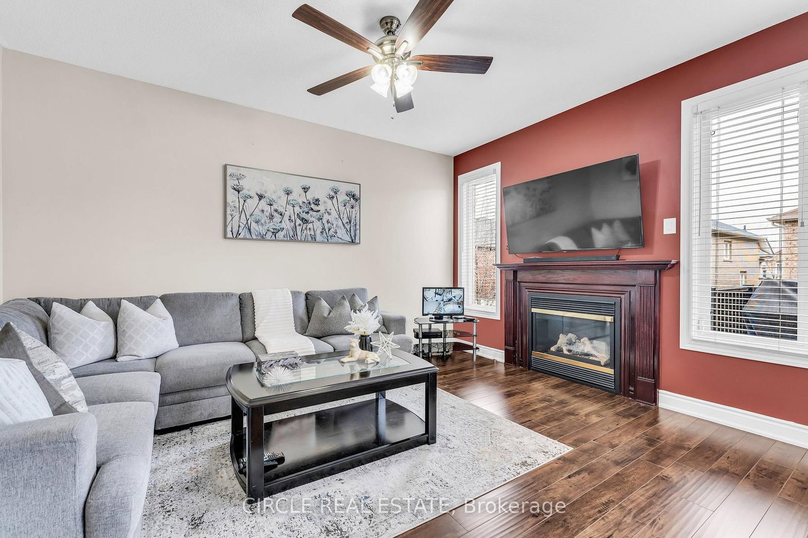 Listing Image 5