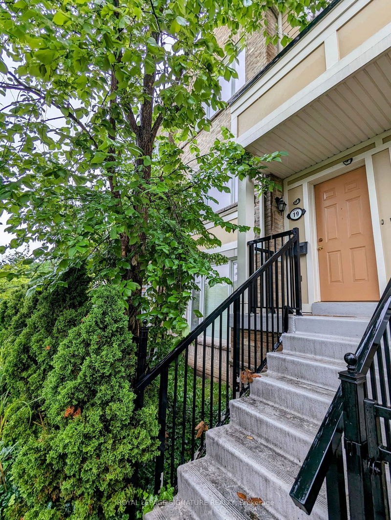 home for lease on 19-4861 Halfmoon Grve S