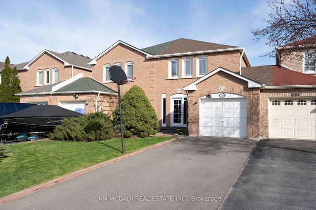 382 Assiniboine Trail