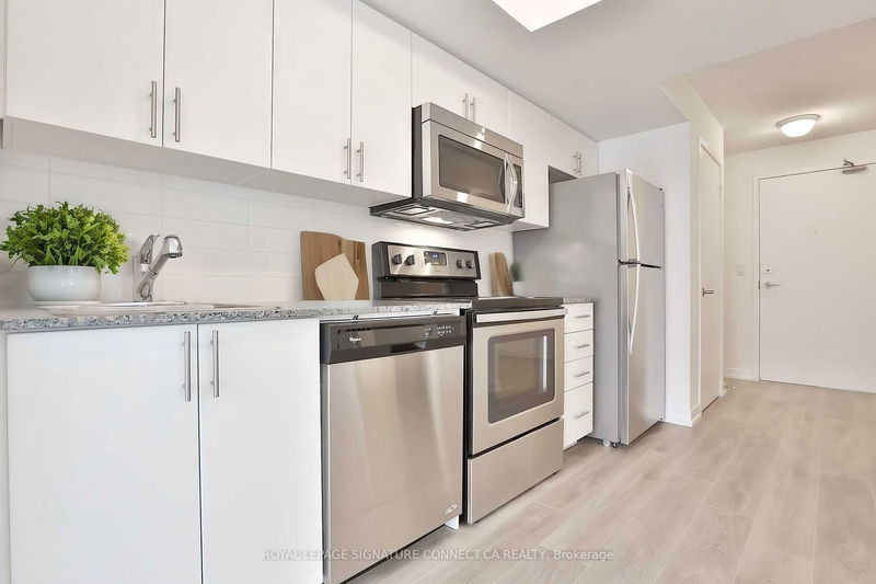 home for lease on 404-1420 Dupont Street