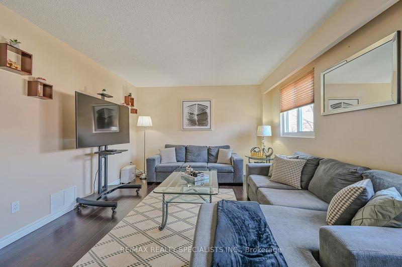 66 Carisbrook Crt  Brampton, L6S 3K1 | Image 14