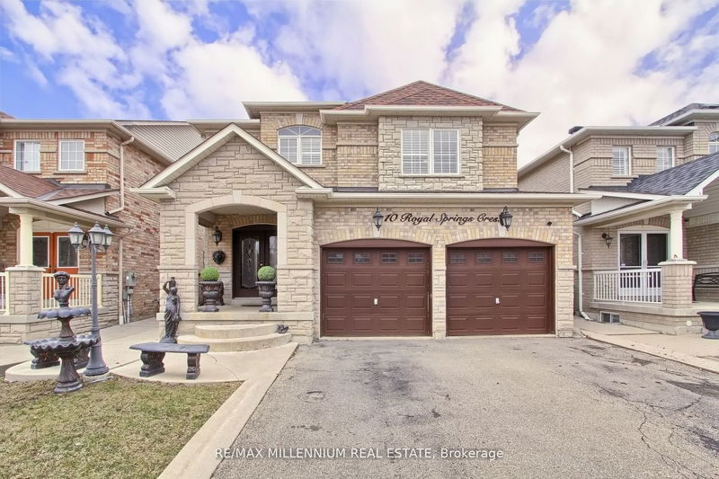 home for sale on 10 Royal Springs Crescent