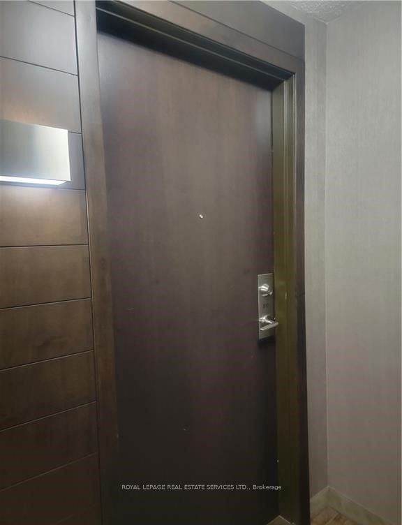 home for lease on 810-215 Sherway Gardens Road