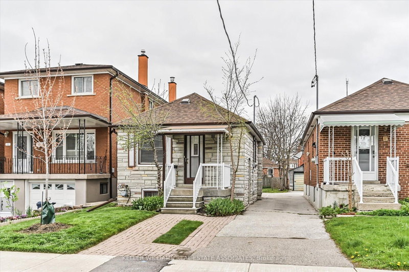 20 East Dr, Toronto, M6N 2N7 | Image 2