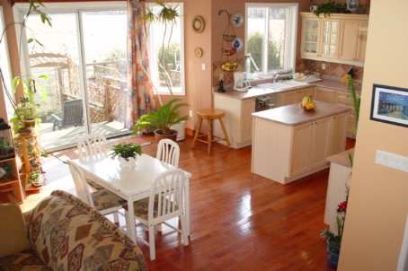 3339 Crompton Cres, Mississauga, L5B4C7 | Image 2