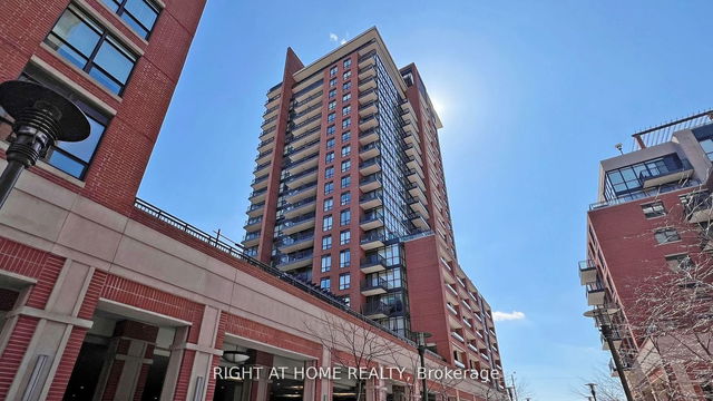 722 - 800 Lawrence Avenue W