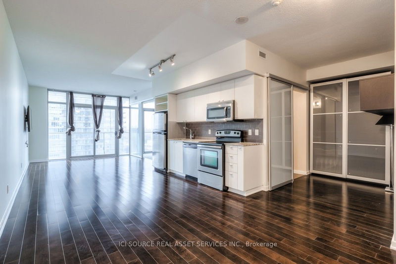 home for lease on 1115-103 The Queensway