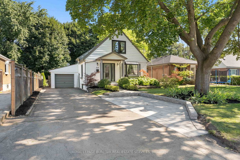 519 Regina Dr, Burlington, L7S 1L7 | Image 2