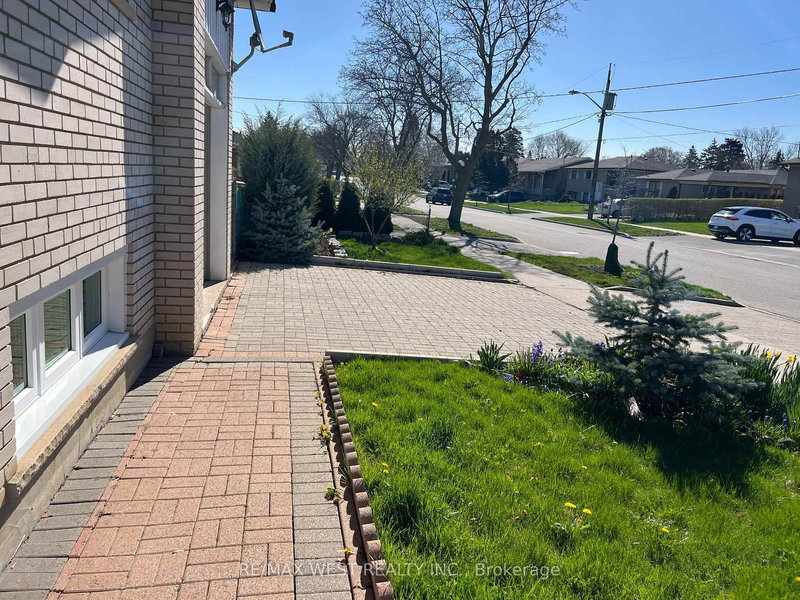 Bsment - 49 Dundee Dr, Toronto, M3J 1H7 | Image 2