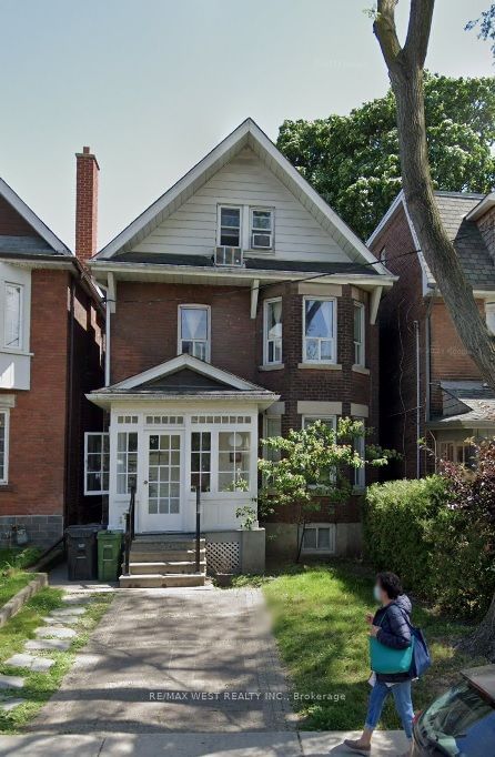 home for lease on 3rd Flr-177 Marion Street