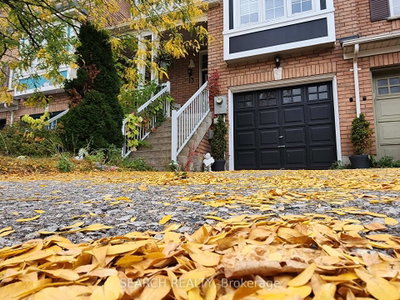 Townhouse sold at 13-271 Richvale Drive, Brampton, Ontario, L6Z 4W6 - Heart Lake East - MLS: W8266520