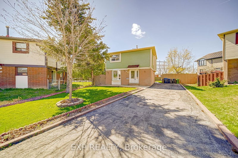home for sale on 37 Hun Crescent