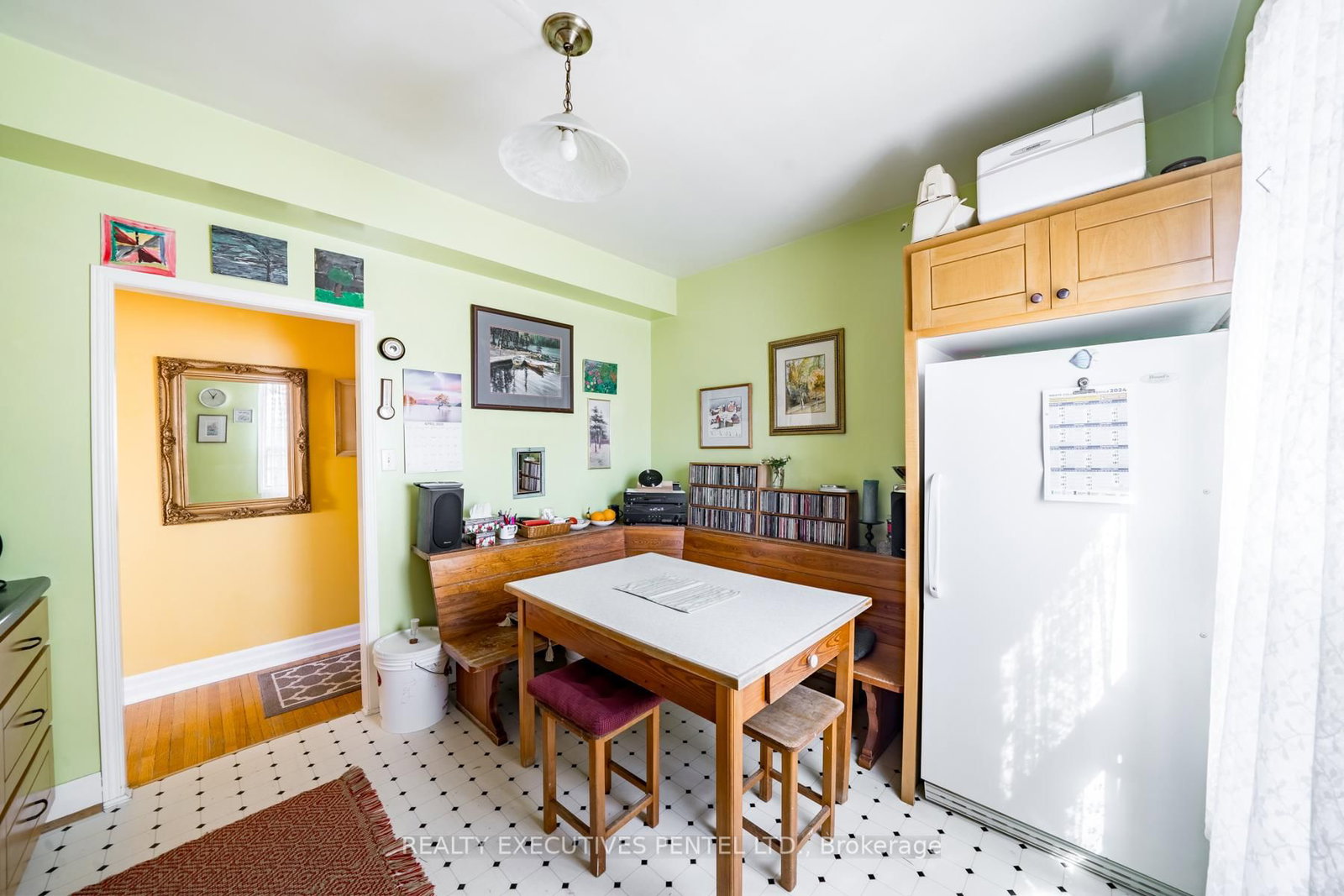 Listing Image 7