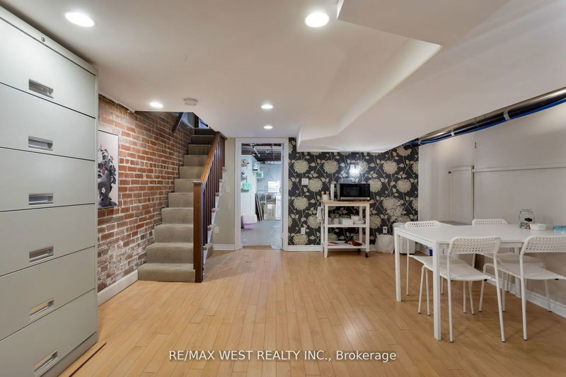 96 Roncesvalles Ave  Toronto, M6R 2K8 | Image 23