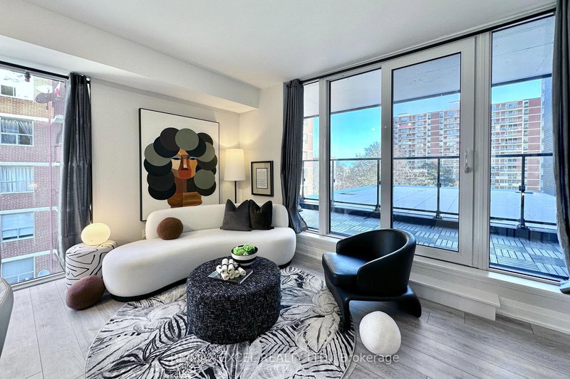 518 - 21 Park St E, Mississauga, L5G 1L7 | Image 2