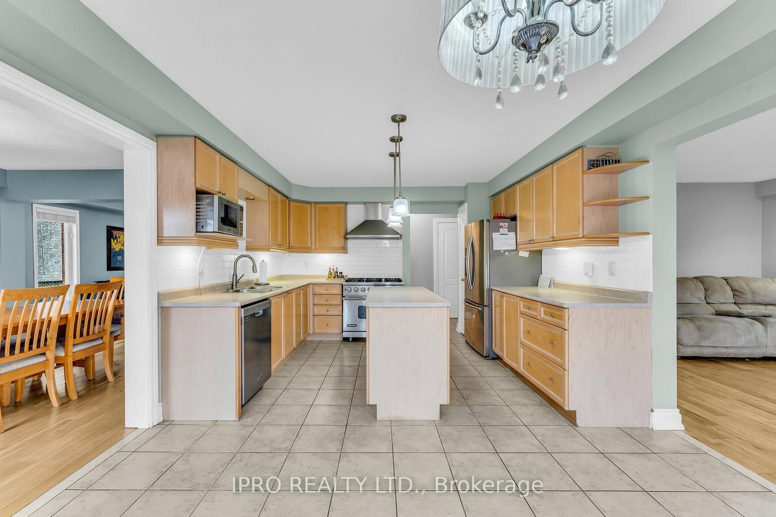 Listing Image 7