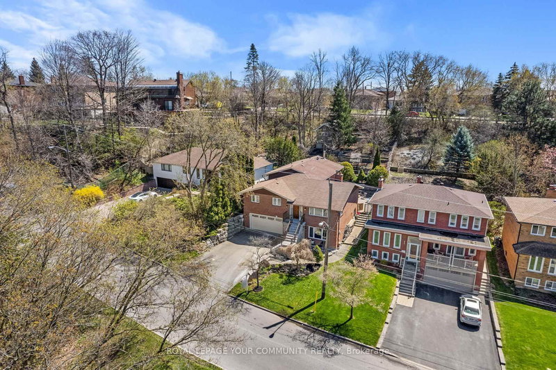 63 Riverside Dr, Toronto, M9L 1J2 | Image 2
