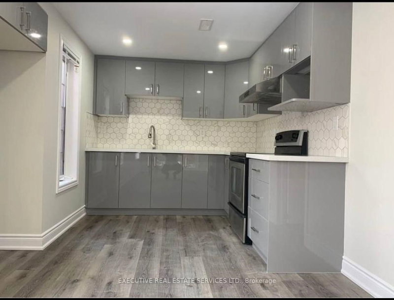 Lower - 39 Stoneylake Ave, Brampton, L6V 4R1 | Image 3