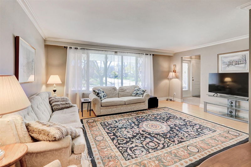 37 Markland Dr  Toronto, M9C 1M9 | Image 7