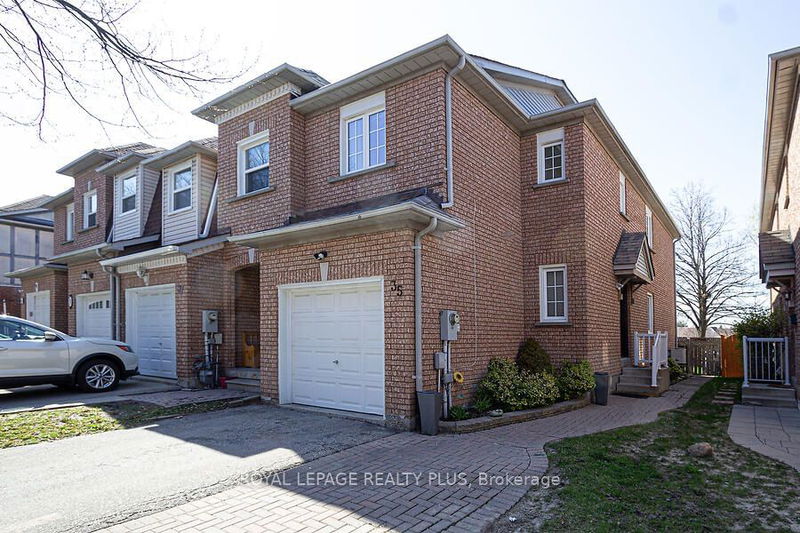 home for sale on 35 Stoneledge Circle