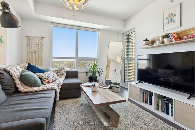 home for sale on 2009-1420 Dupont Street