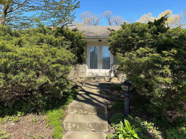 100 Glenaden Avenue E