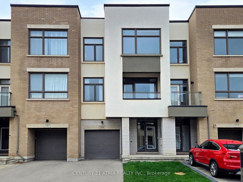 home for sale on 169 Squire Crescent