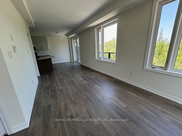 home for lease on 42-45 Knotsberry Circle