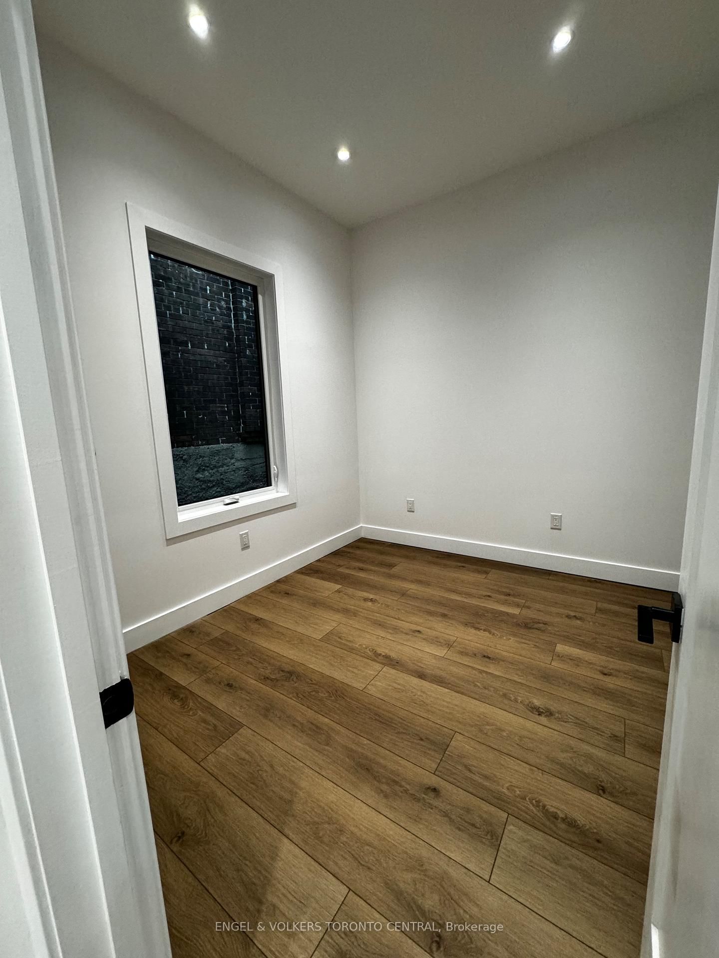 210 Humberside Avenue, Unit Rear - Photo 14