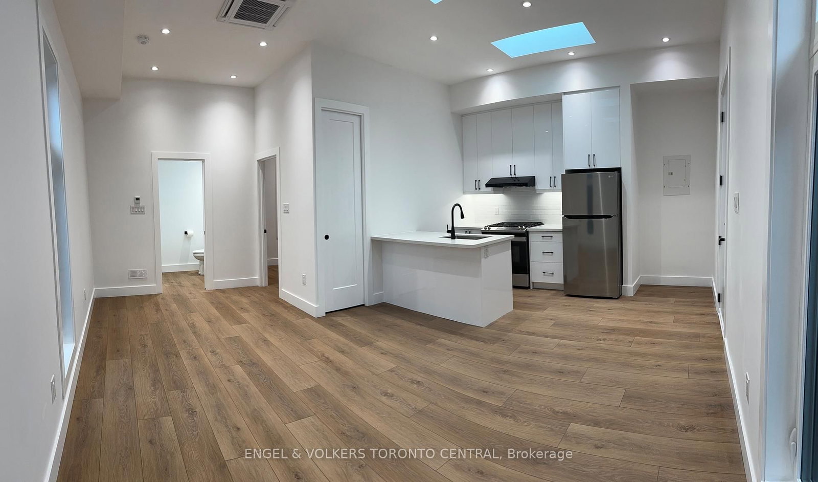 210 Humberside Avenue, Unit Rear - Photo 2