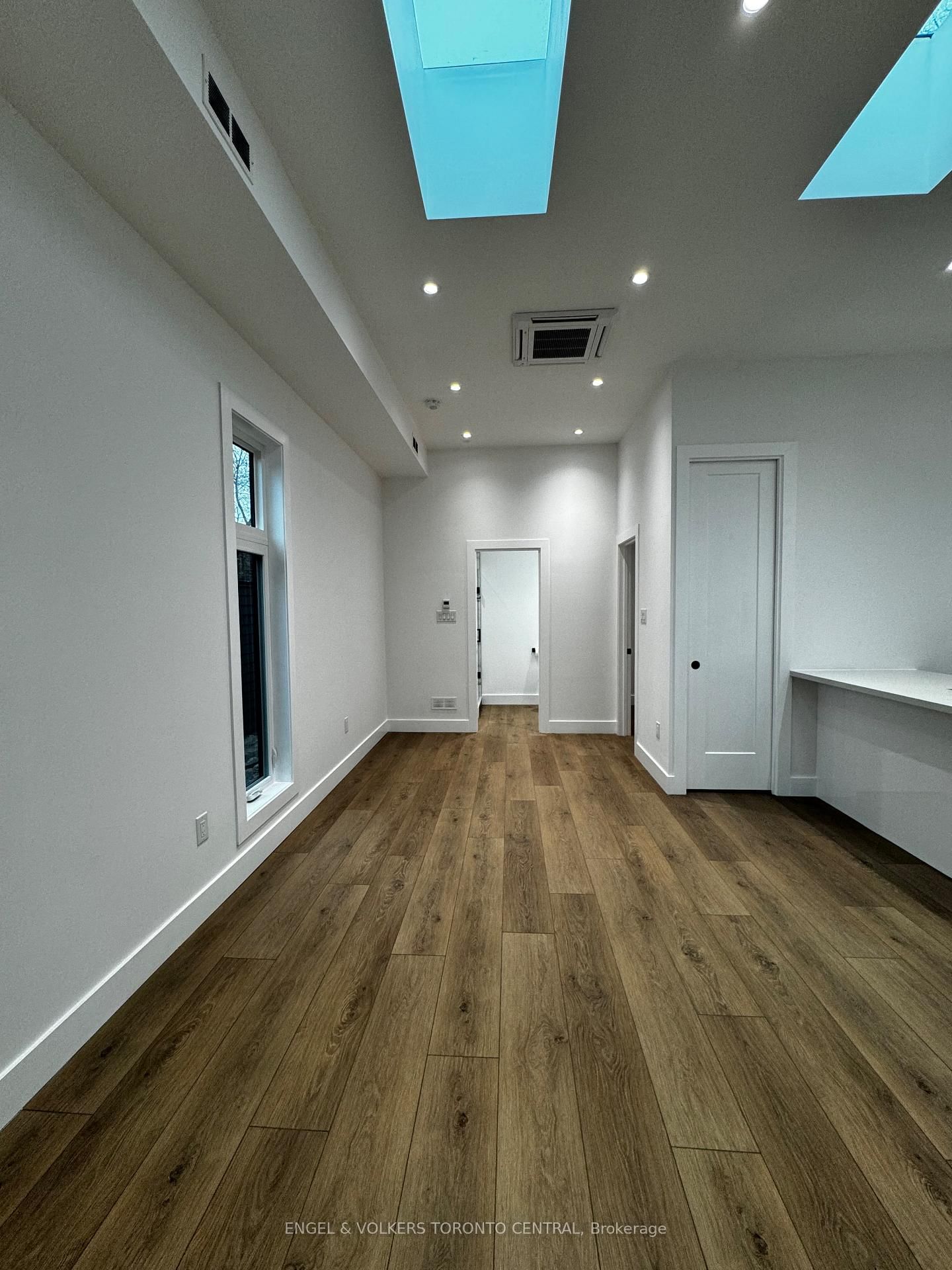 210 Humberside Avenue, Unit Rear - Photo 6