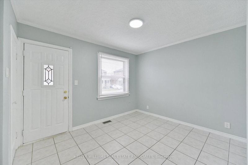 20 East Dr, Toronto, M6N 2N7 | Image 3