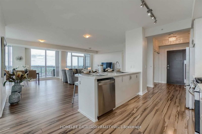 home for lease on 2302-55 Eglinton Avenue W
