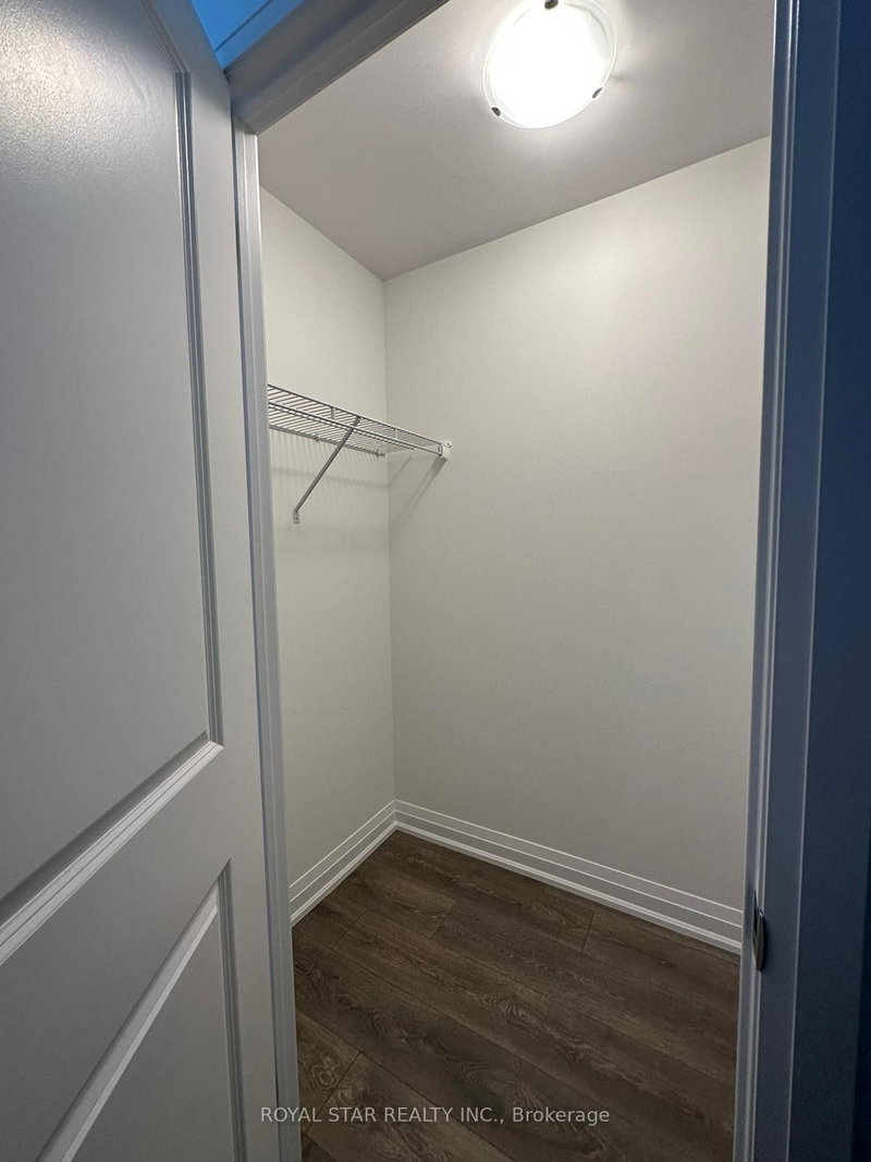 313 - 95 Attmar Dr, Brampton, L6P 0Y6 | Image 3