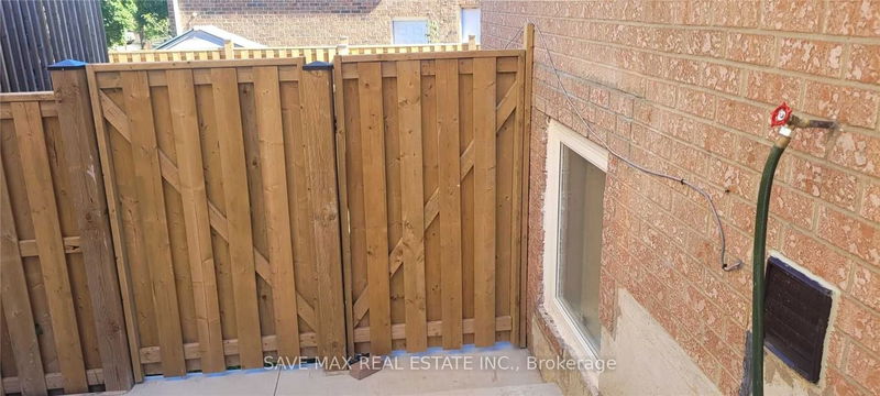 home for lease on Bsmnt/2-3080 Olympus Mews