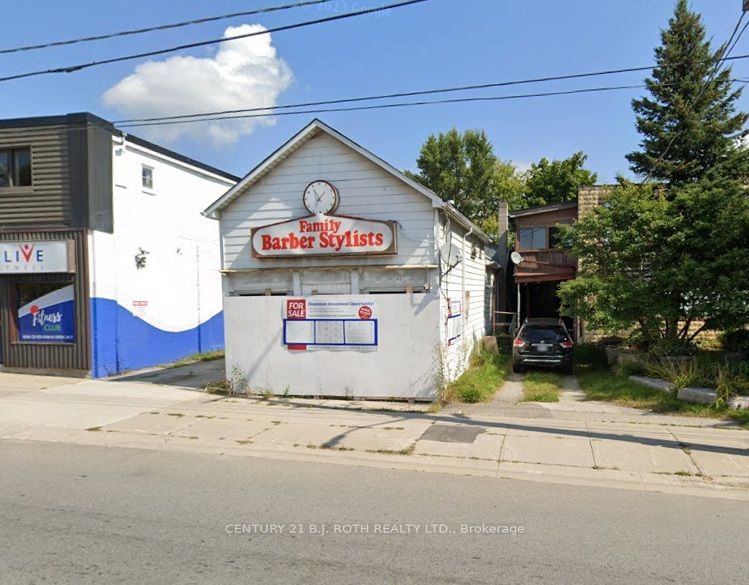 Building in 5 Main Street