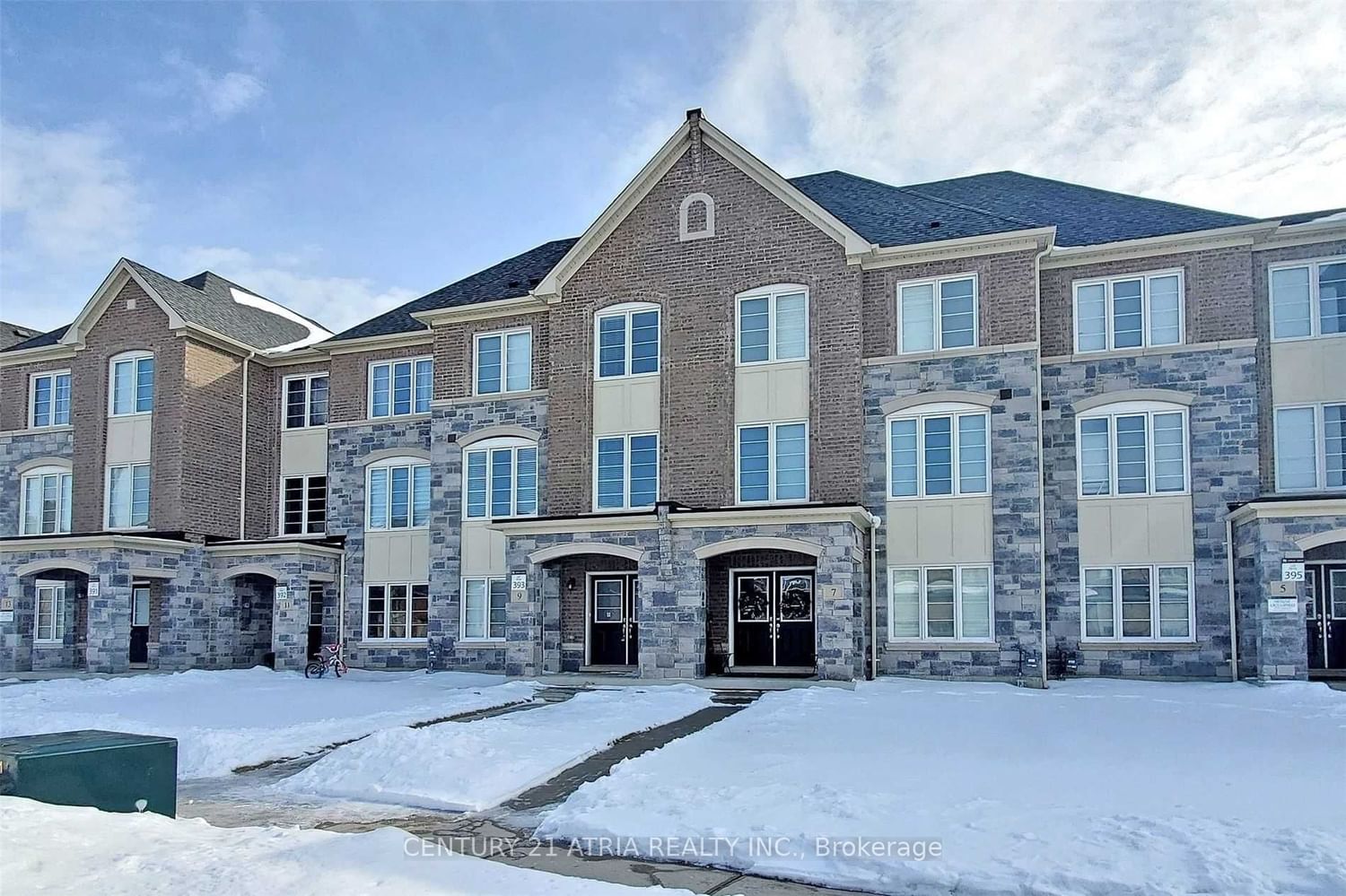 Townhouse leased at 9 Temple Manor Road, Brampton, Bram West, L6Y 6C5 - MLS: W8294924