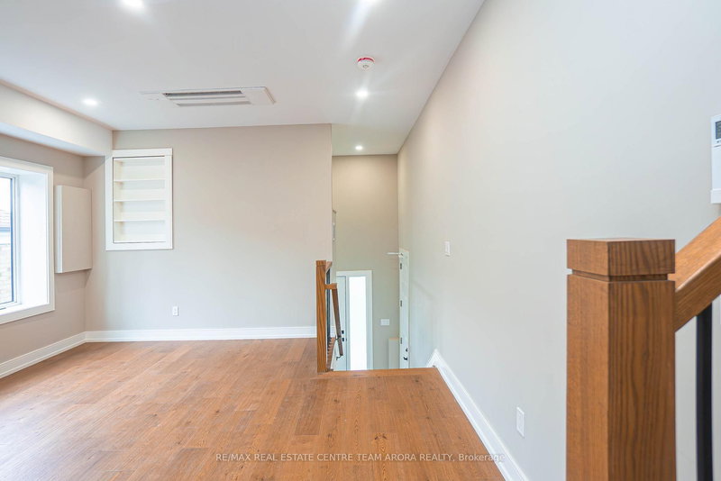 Unit A - 4027 Bloor St W, Toronto, M9B 1M4 | Image 3