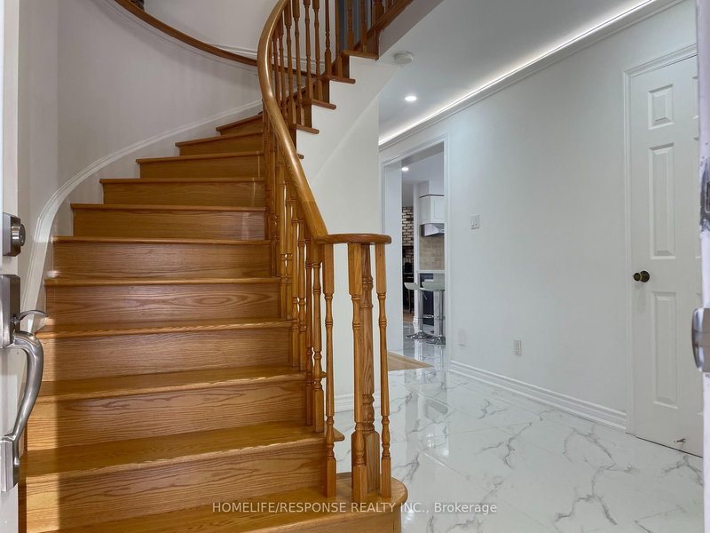 5235 HUNTINGFIELD Dr, Mississauga, L5R 2L3 | Image 3