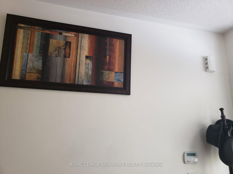 3208 Countess Cres, Mississauga, L5M 0E2 | Image 2