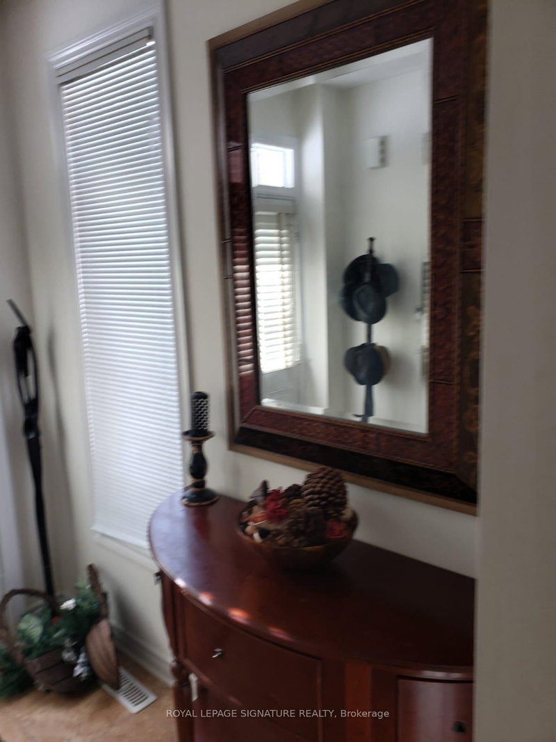 3208 Countess Cres, Mississauga, L5M 0E2 | Image 3